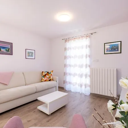 Apartment 3m-polic